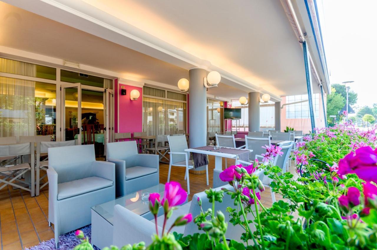 Hotel Di Giovanni Bibione Exterior foto